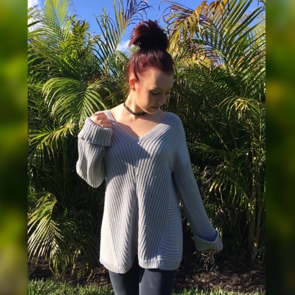 Glamvault Sweaters - V-Neck Ribbed Oversized Sweater